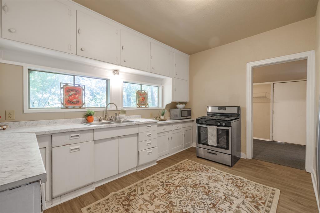 925 Palm Street Property Photo 10