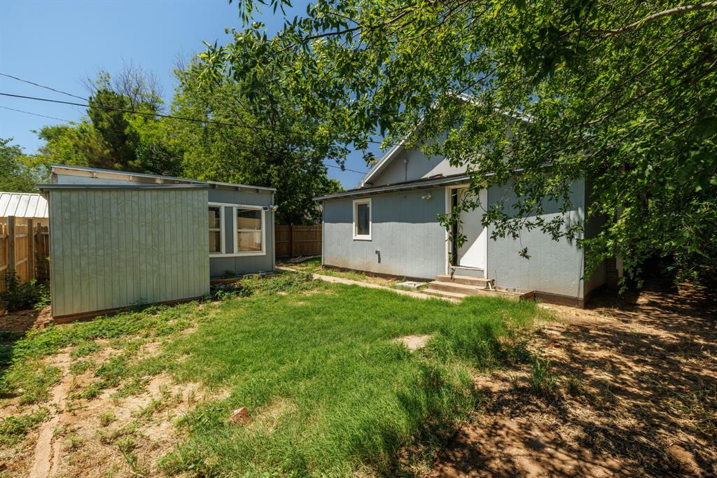 925 Palm Street Property Photo 32