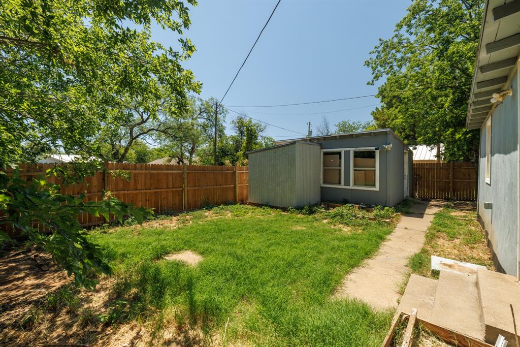 925 Palm Street Property Photo 33