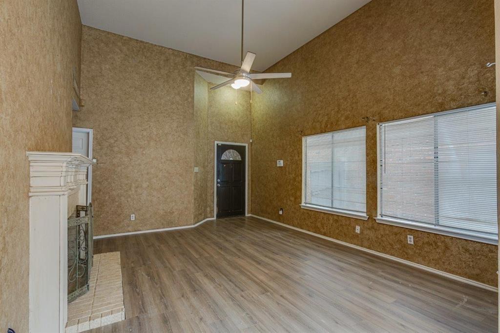 10611 Woodleaf Drive Property Photo 6