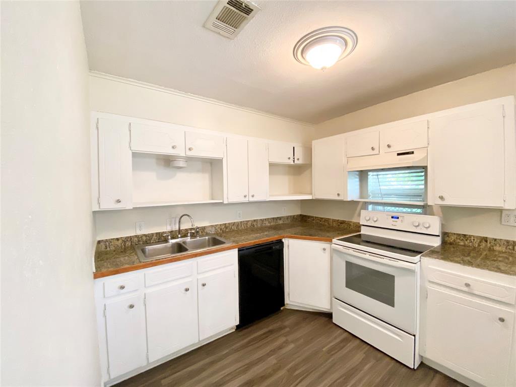 801 Irwin Drive B Property Photo 3