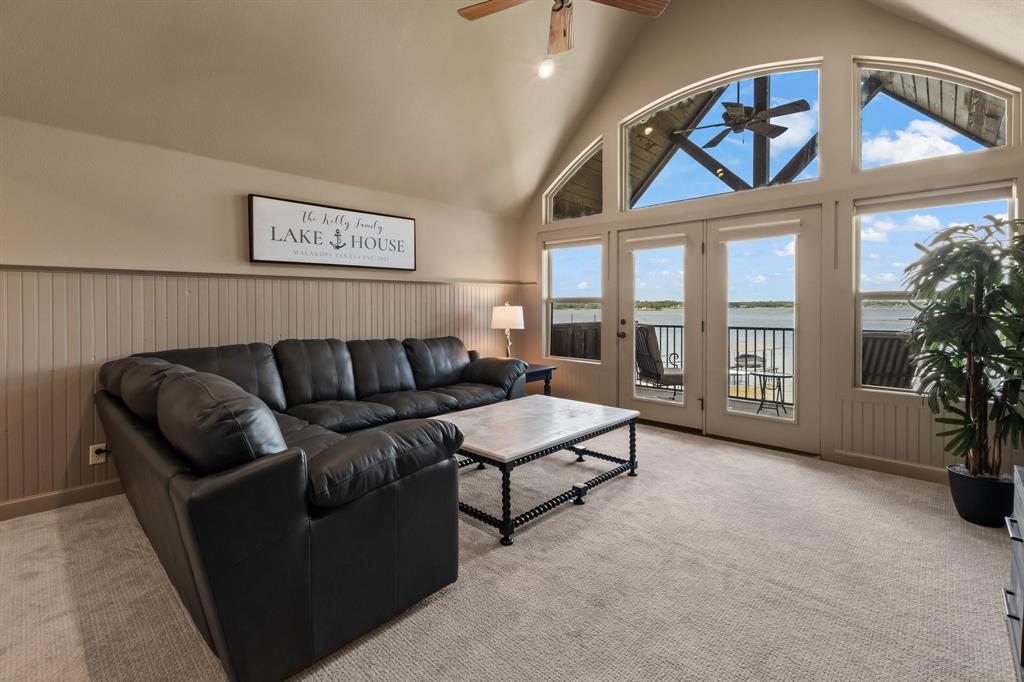 229 N Beverly Drive Property Photo 18