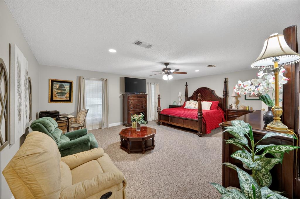 8229 Farm Road 905 Property Photo 9
