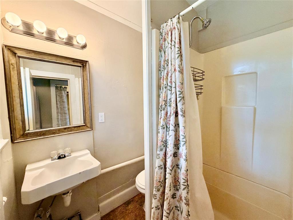 1004 Gregg Street Property Photo 9