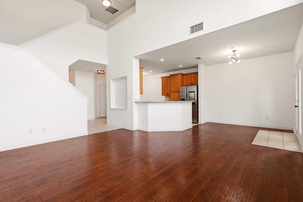 3029 Rolling Meadow Drive Property Photo 4