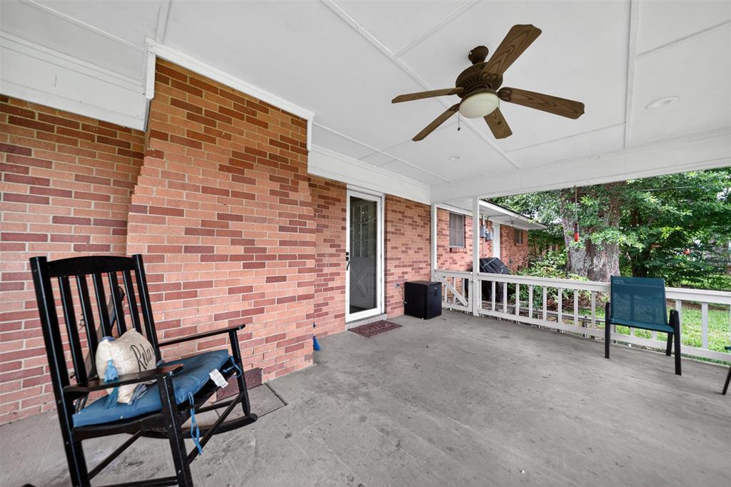 813 E Clinton Avenue Property Photo 33