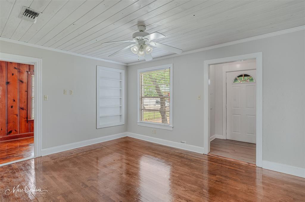 2320 Broadway Drive Property Photo 5