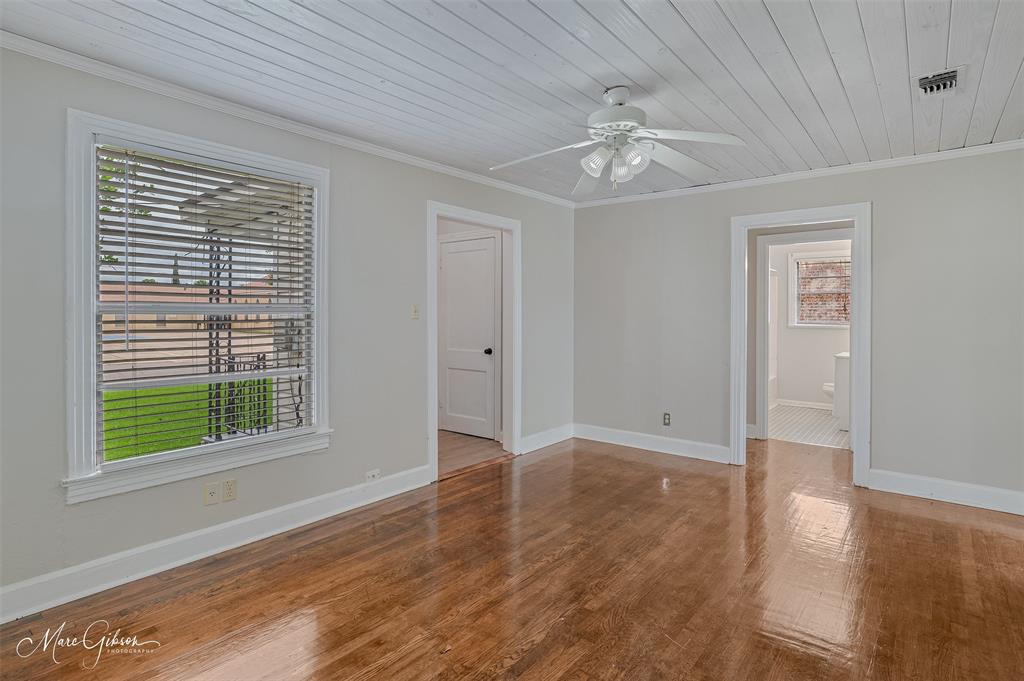 2320 Broadway Drive Property Photo 6