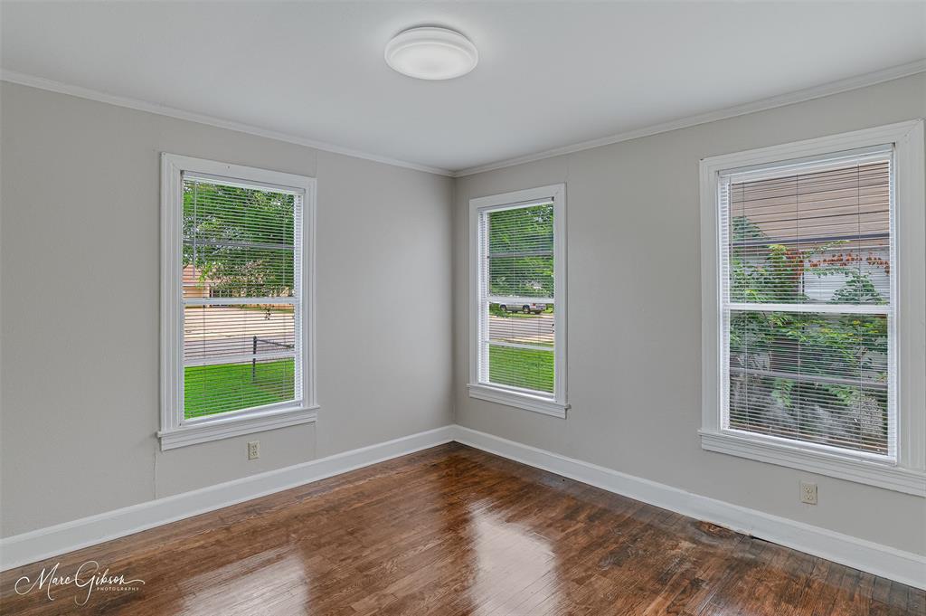 2320 Broadway Drive Property Photo 11