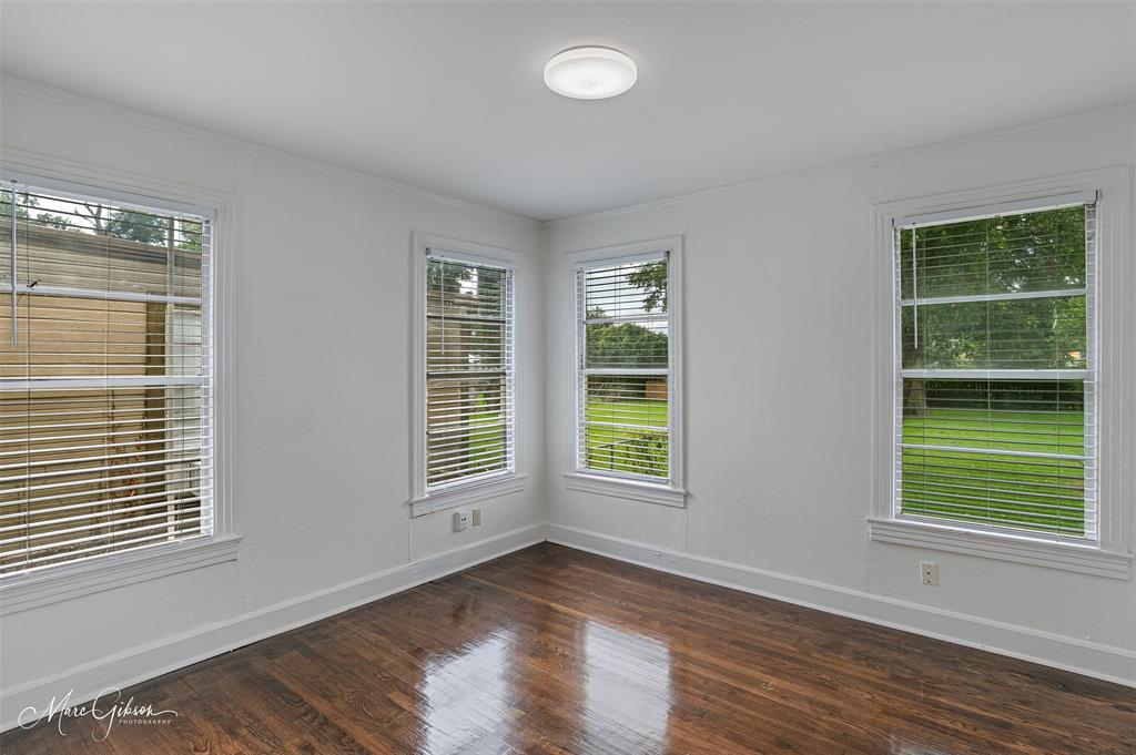 2320 Broadway Drive Property Photo 12