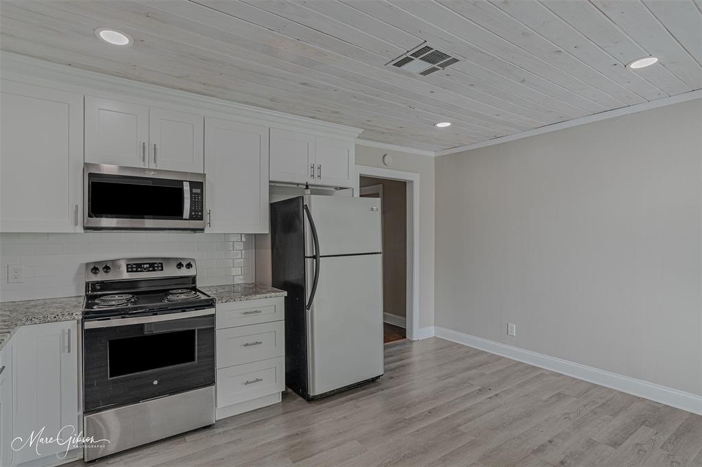 2320 Broadway Drive Property Photo 15