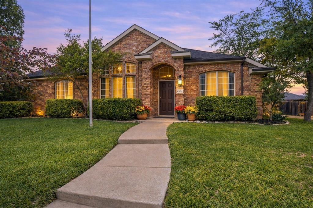 8201 Evening Star Property Photo 1