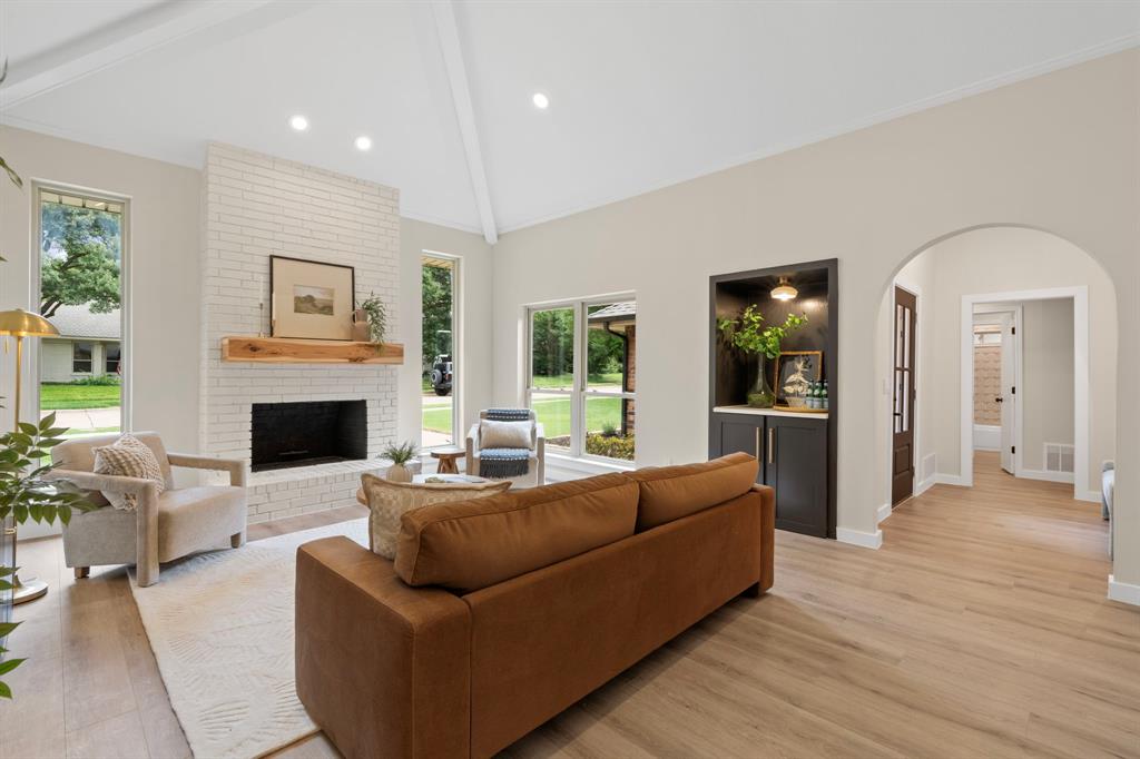2202 Silver Holly Lane
