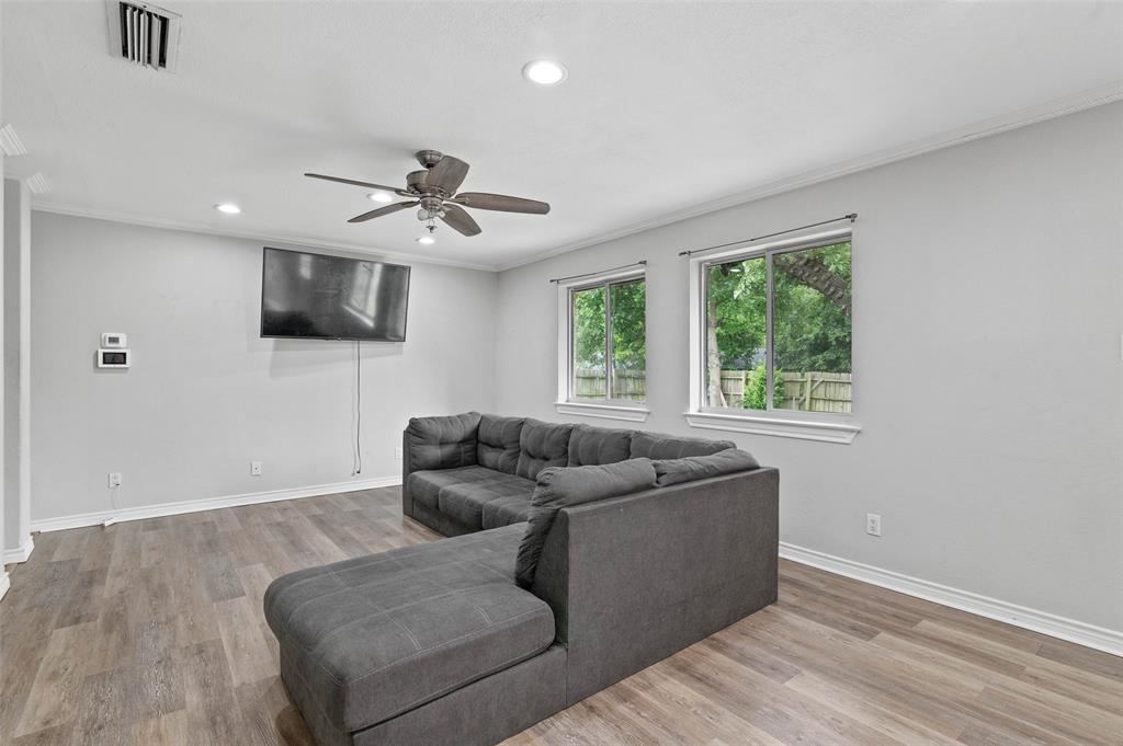 2308 Westwood Drive Property Photo 6