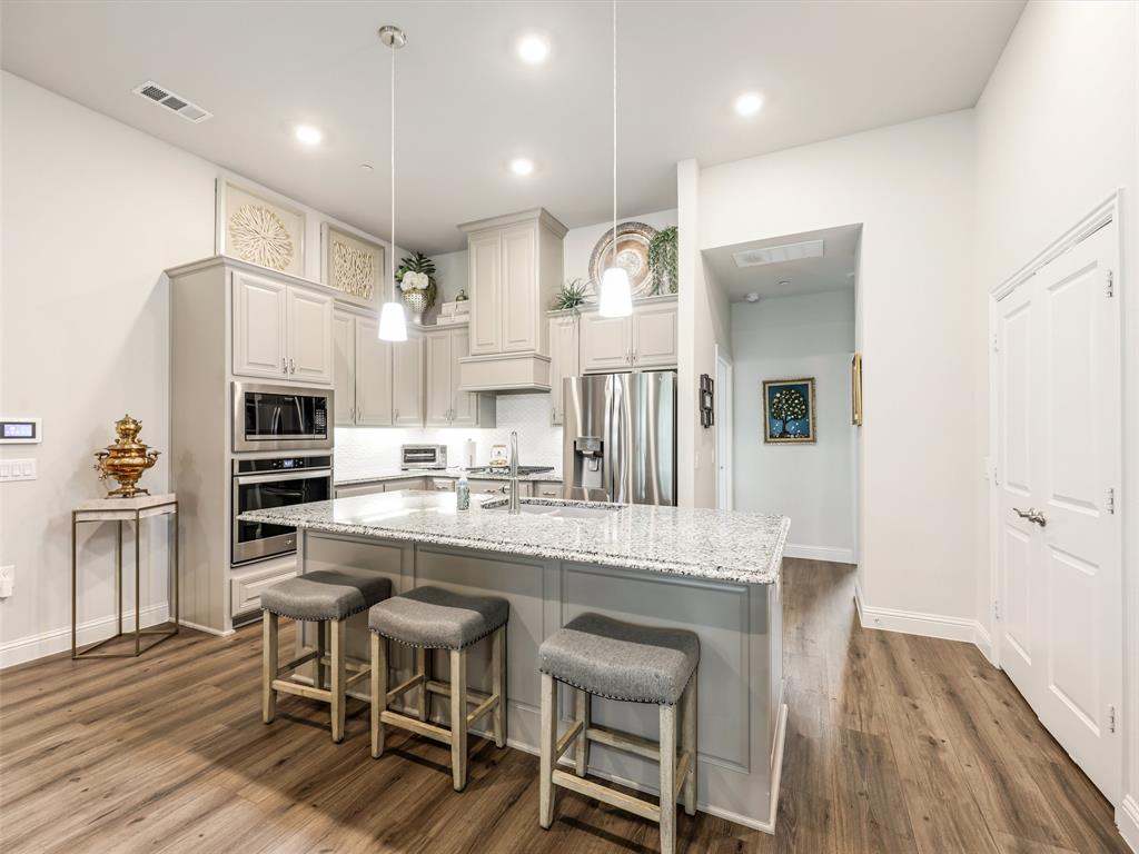 3770 White Clover Lane Property Photo 11