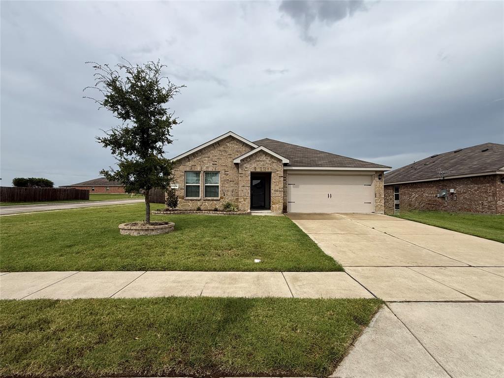1305 Fieldstone Court Property Photo 1