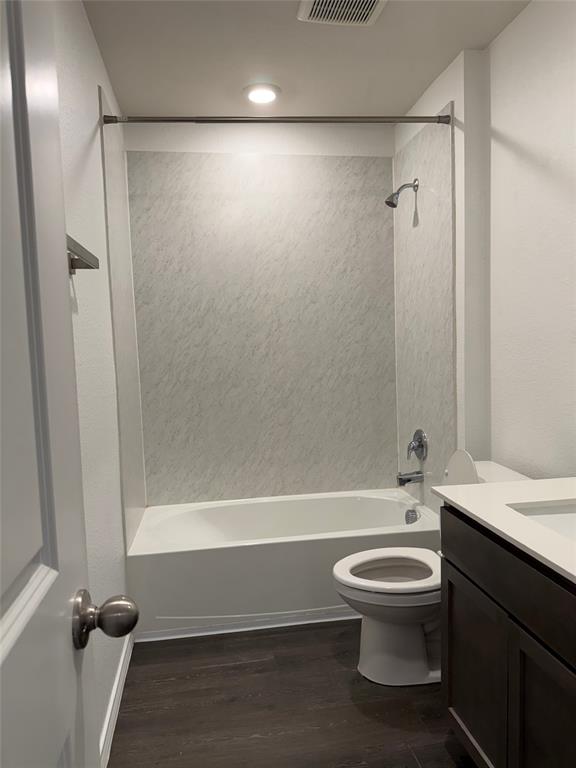 1305 Fieldstone Court Property Photo 8