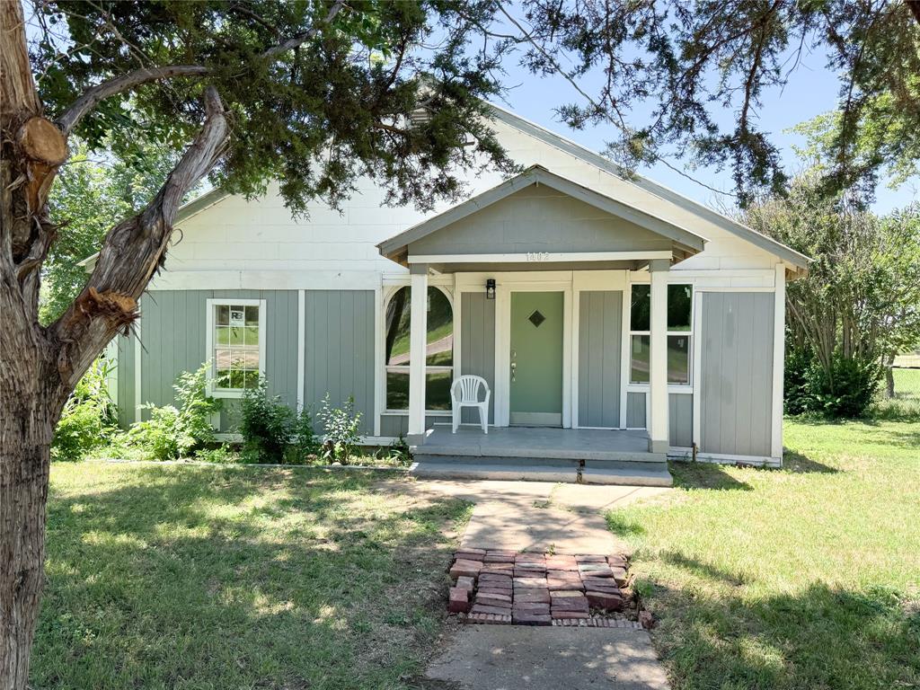1402 Avenue A Property Photo 2