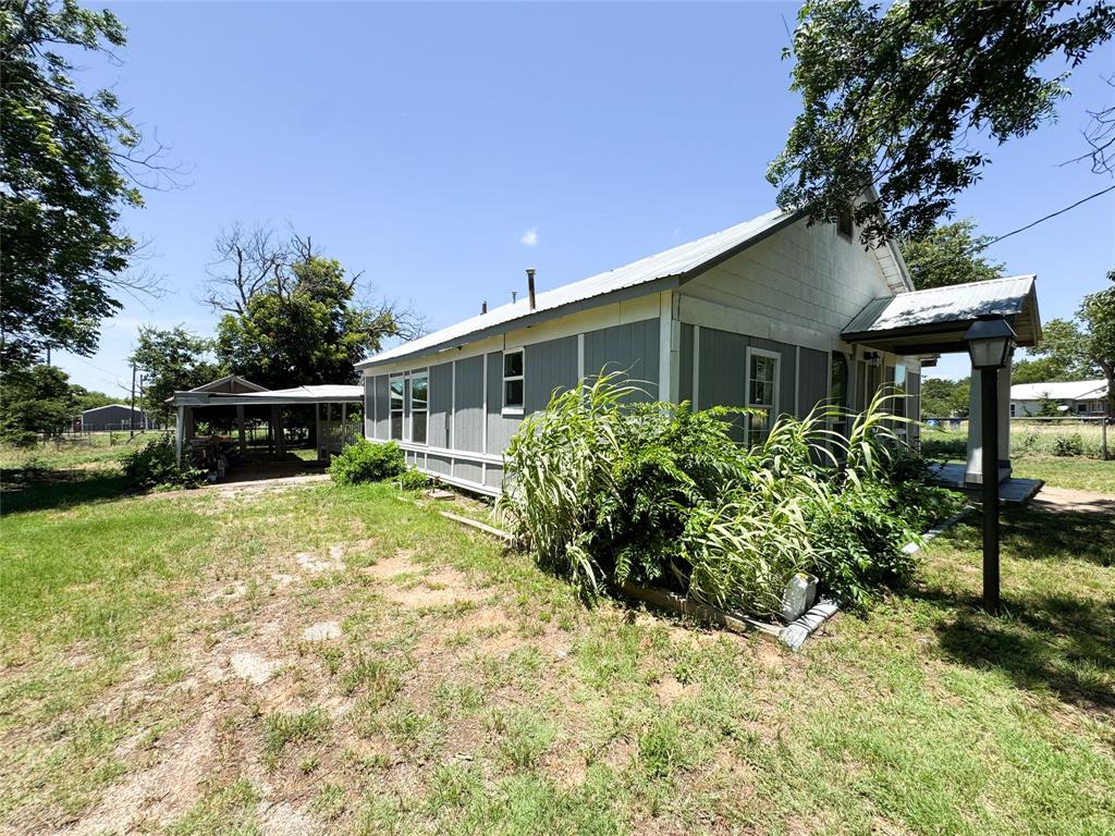 1402 Avenue A Property Photo 4