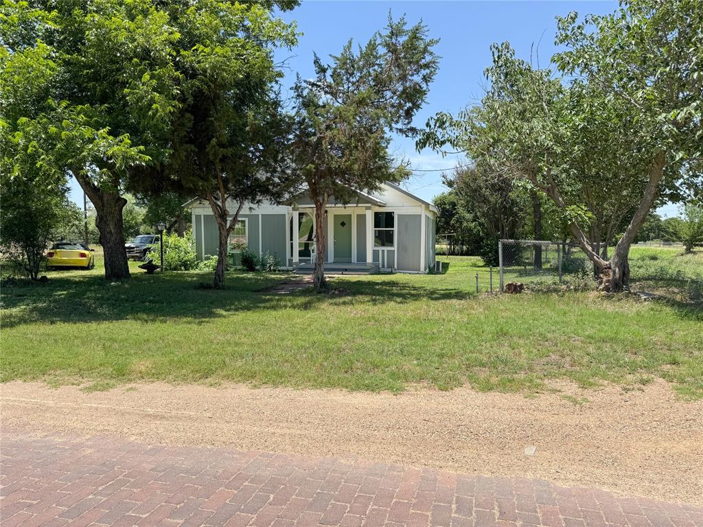 1402 Avenue A Property Photo 5
