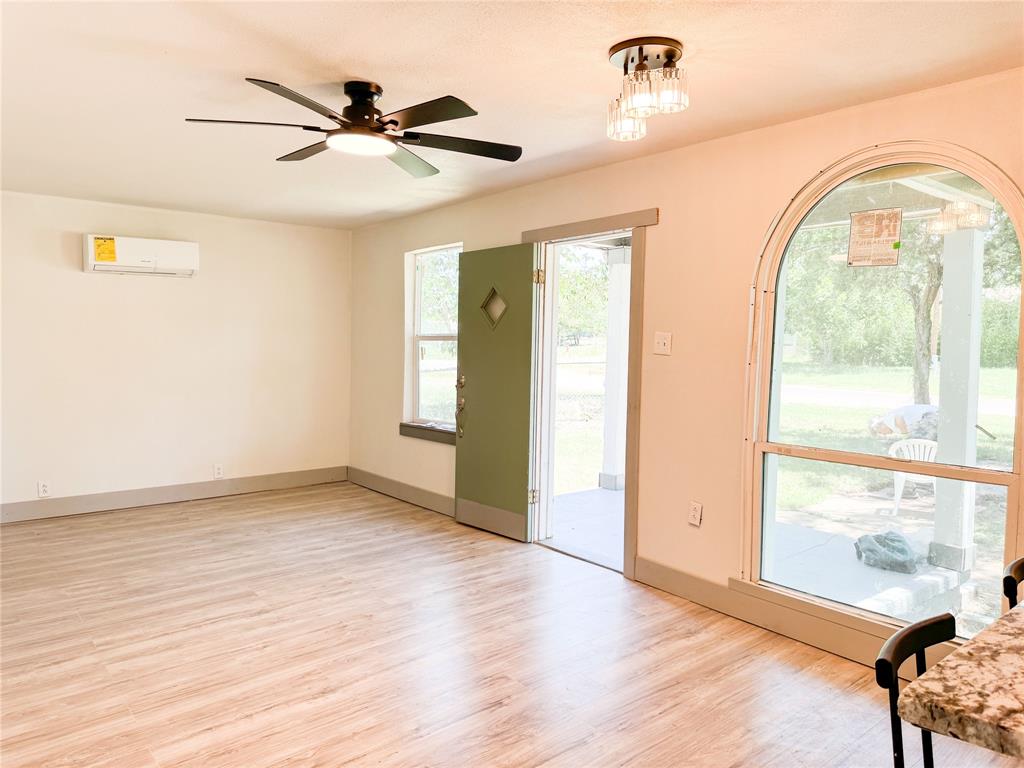 1402 Avenue A Property Photo 12