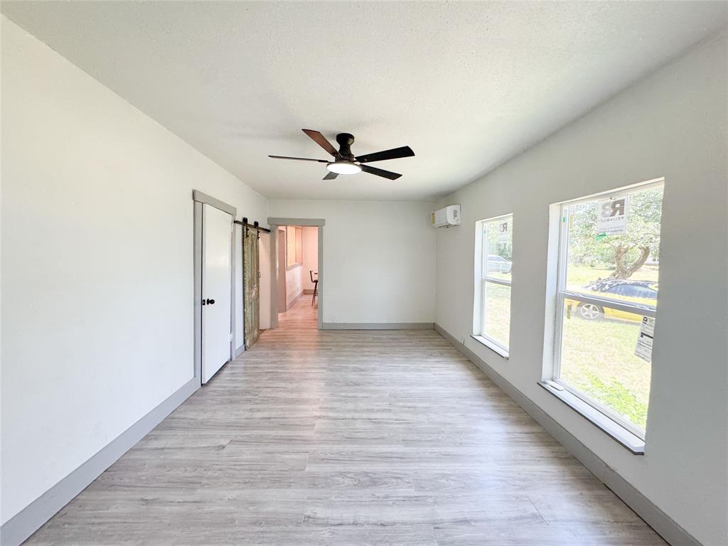 1402 Avenue A Property Photo 19