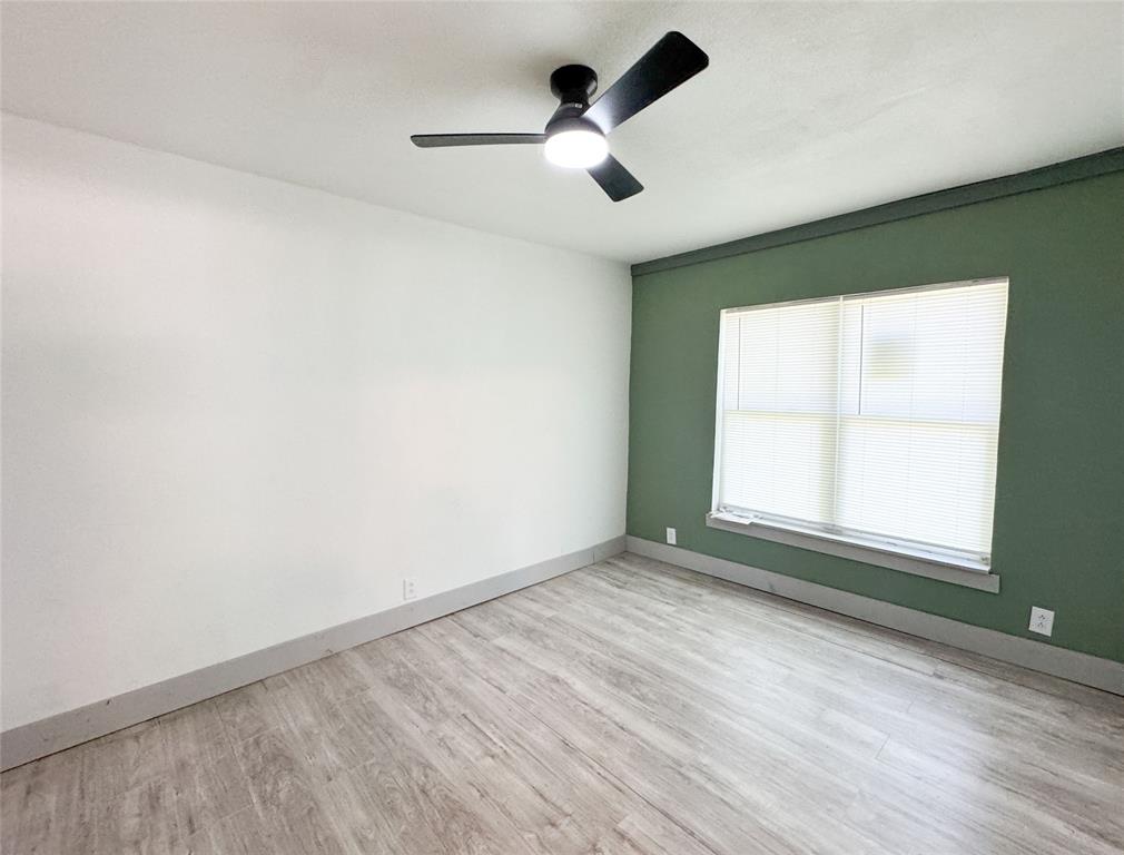 1402 Avenue A Property Photo 22