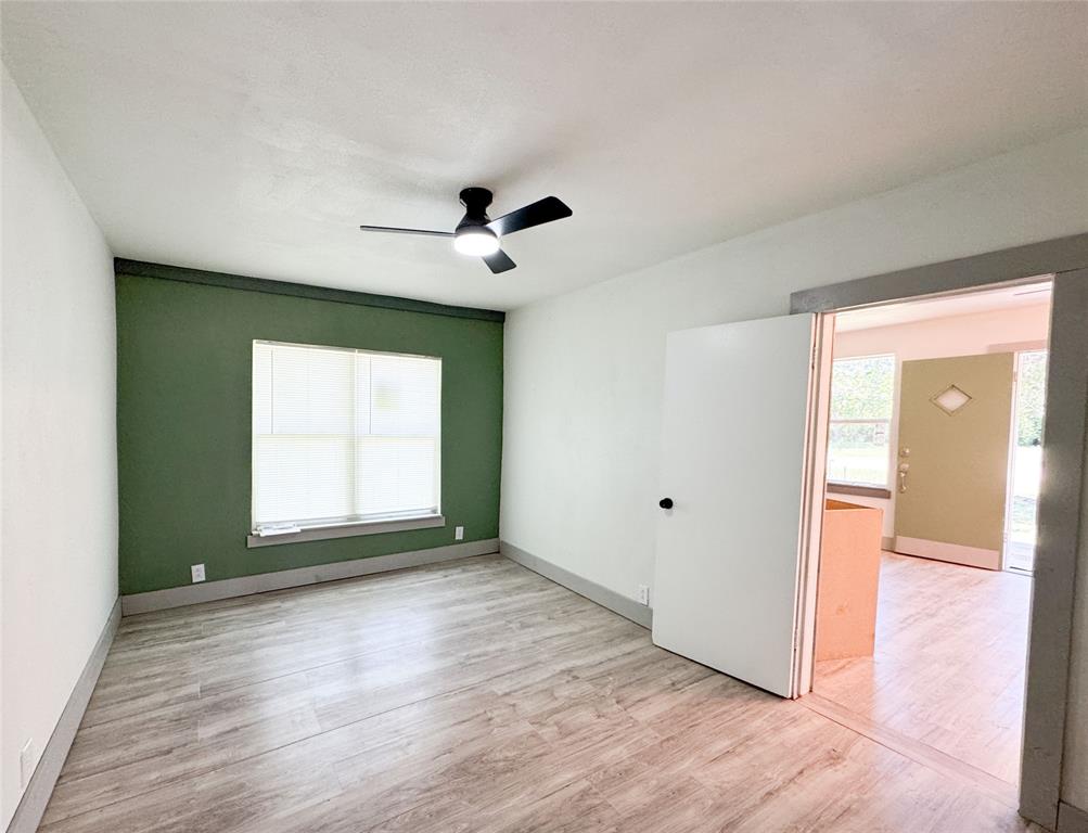 1402 Avenue A Property Photo 23