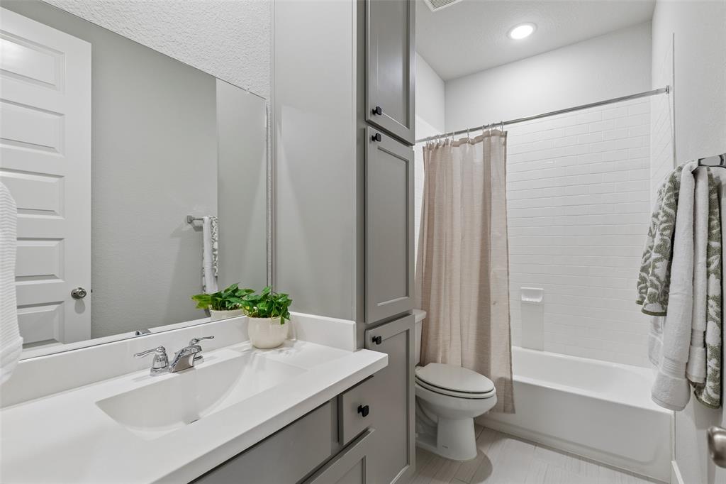 1104 Bluestem Drive Property Photo 19