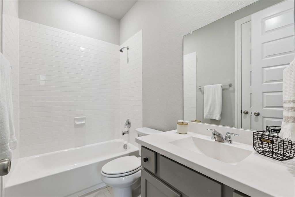 1104 Bluestem Drive Property Photo 24