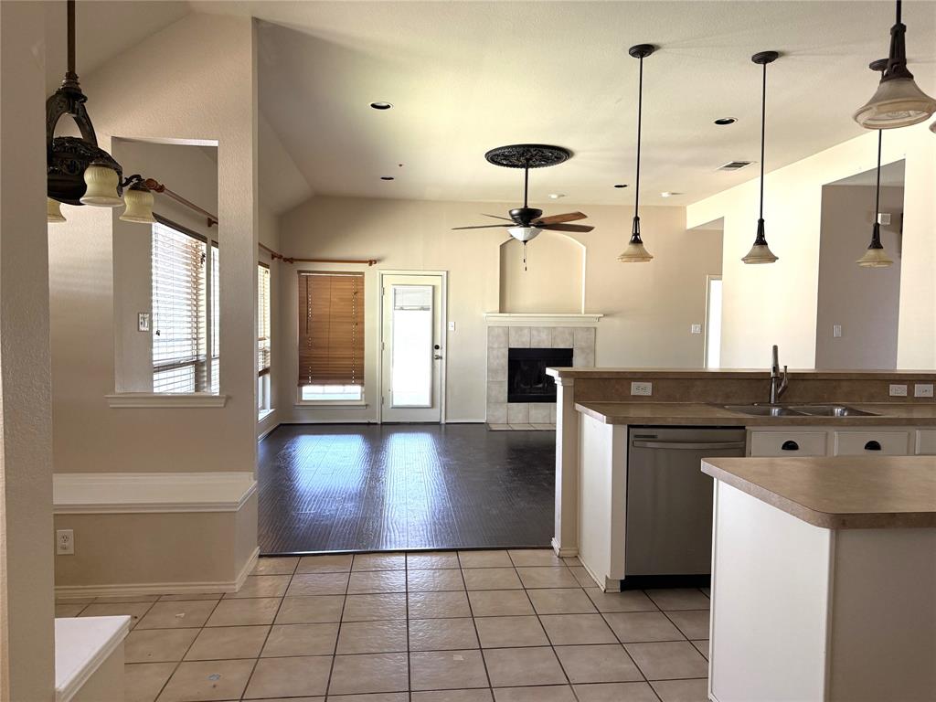 2406 Hillside Drive Property Photo 4