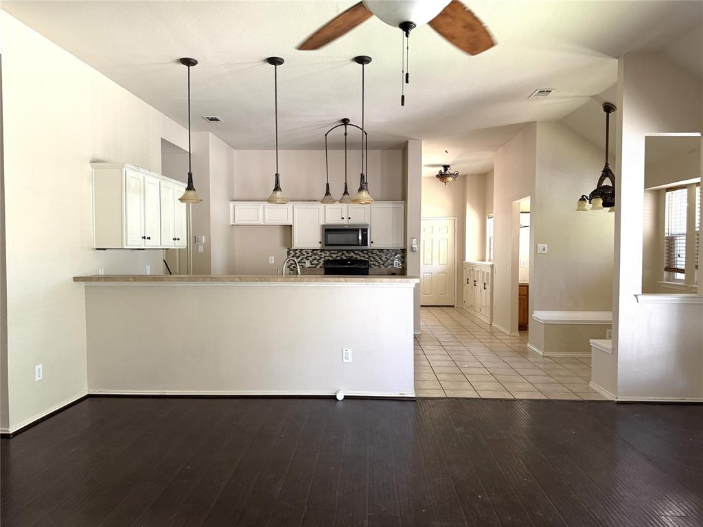 2406 Hillside Drive Property Photo 8