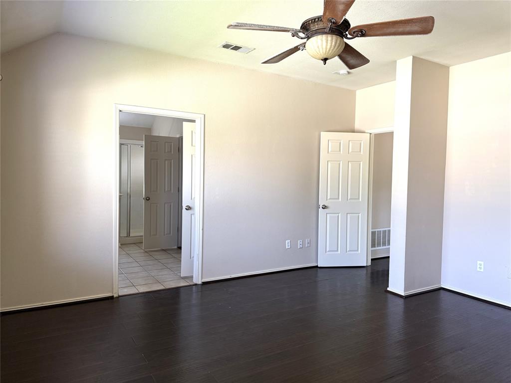 2406 Hillside Drive Property Photo 10