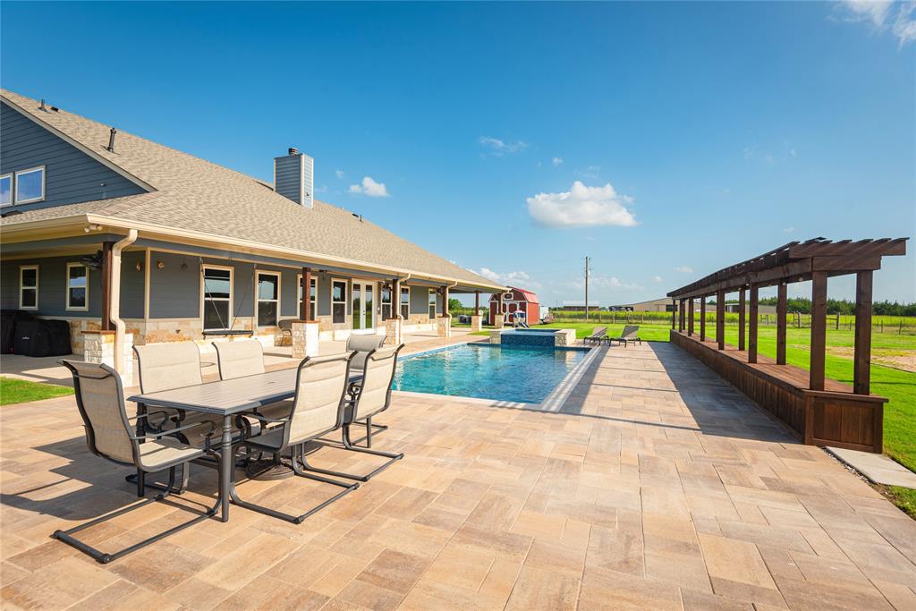 568 County Road 5025 Property Photo 2