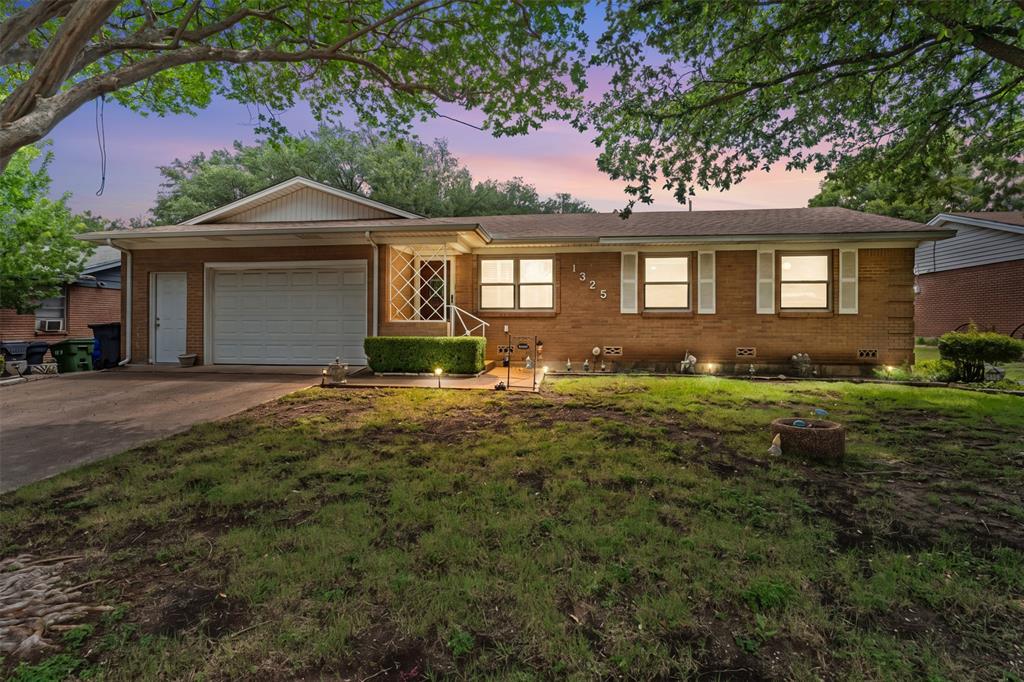 1325 Royal Oaks Drive Property Photo 1