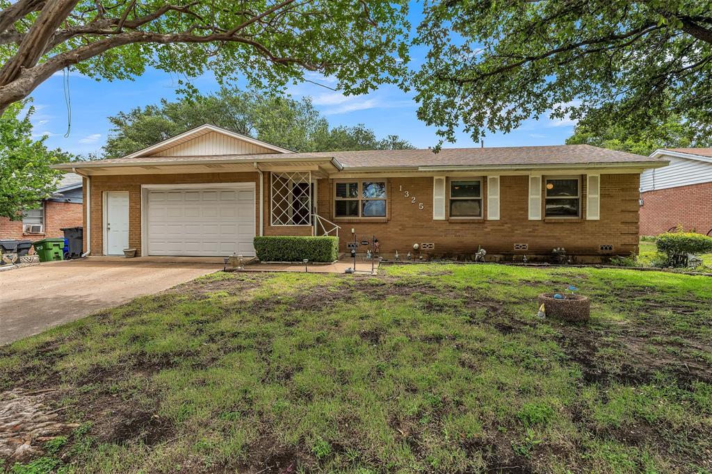 1325 Royal Oaks Drive Property Photo 3