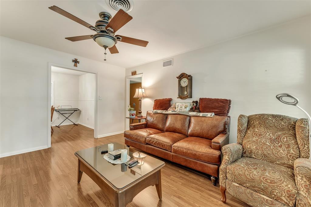 1325 Royal Oaks Drive Property Photo 8