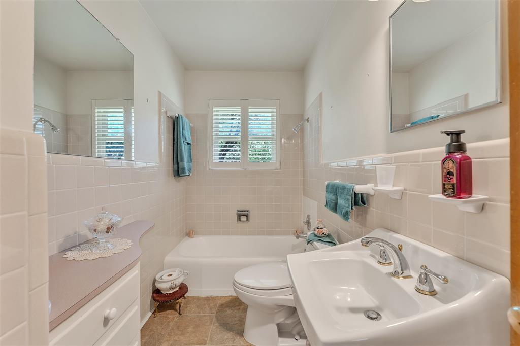 1325 Royal Oaks Drive Property Photo 15