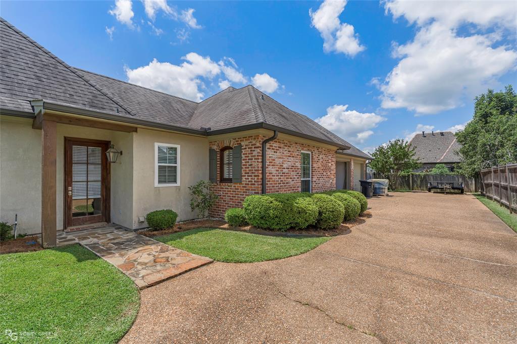 10940 Belle Cour Way Property Photo 3