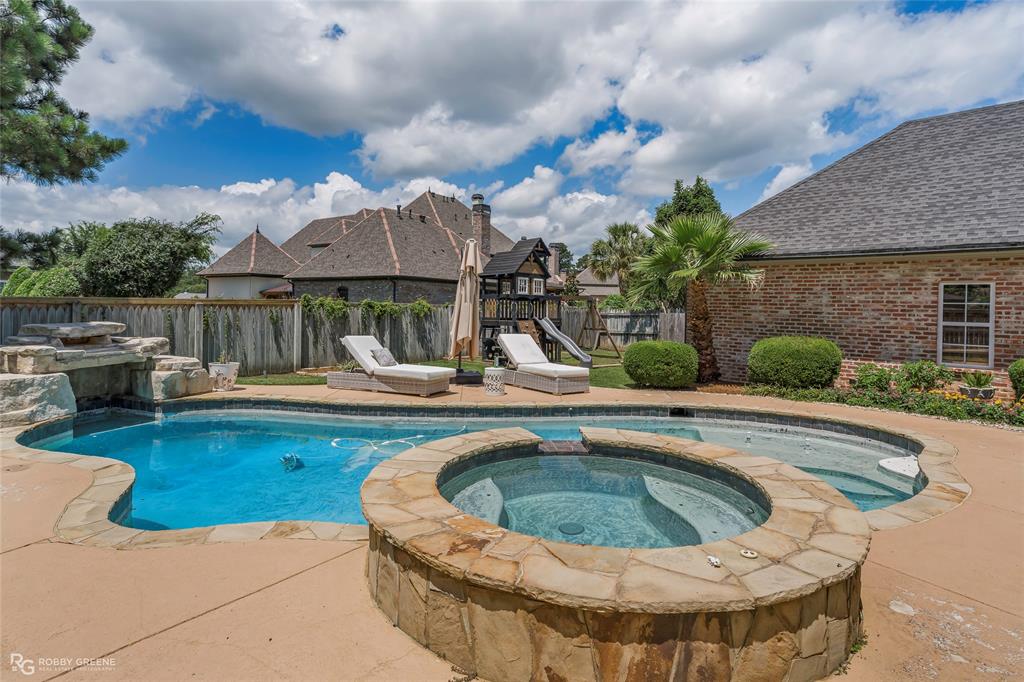 10940 Belle Cour Way Property Photo 6