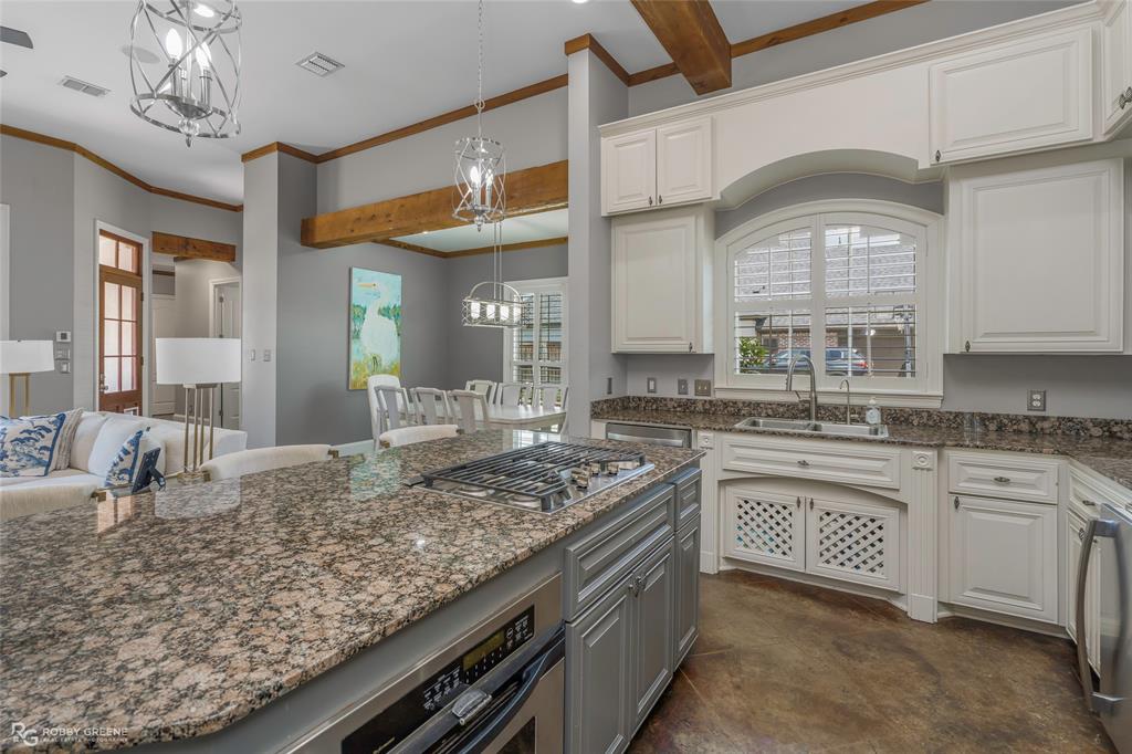 10940 Belle Cour Way Property Photo 15