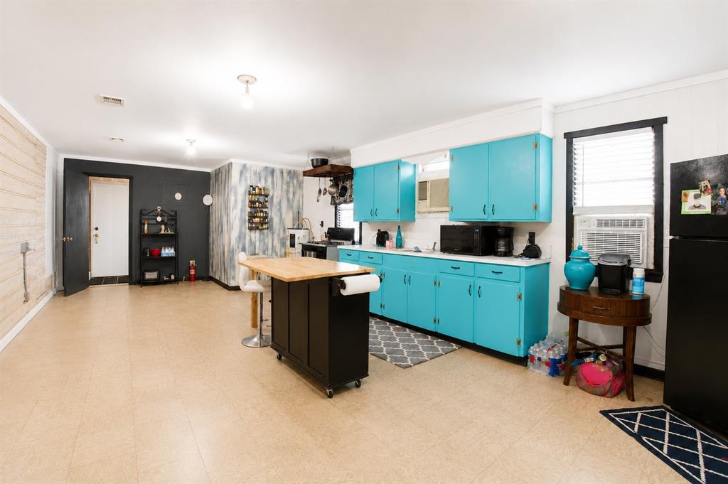 1112 Spruiell Street Property Photo 7