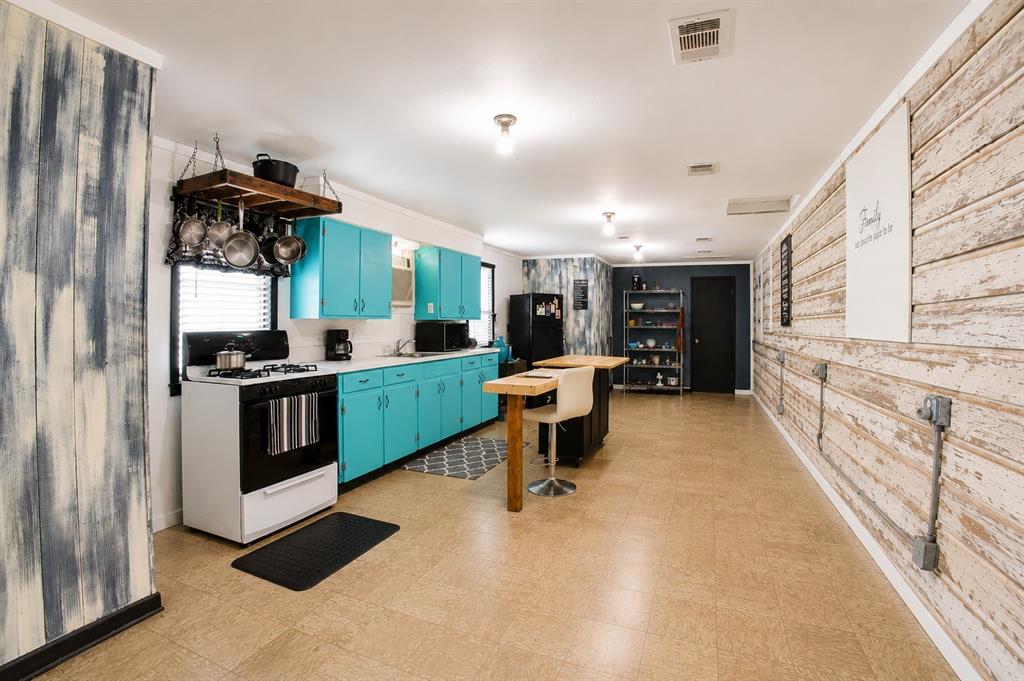 1112 Spruiell Street Property Photo 10