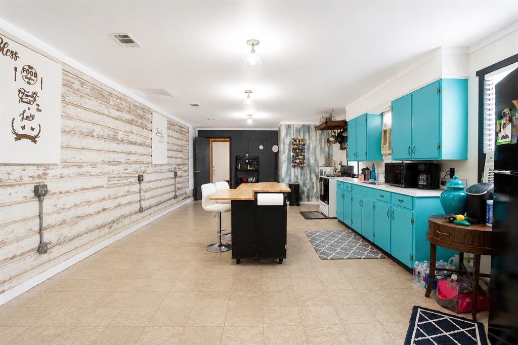 1112 Spruiell Street Property Photo 11