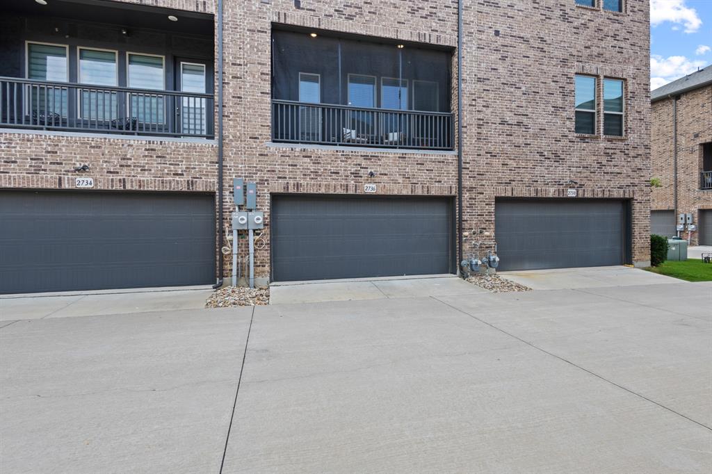 2736 Levee Lane Property Photo 2