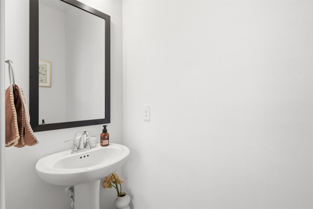 2736 Levee Lane Property Photo 28