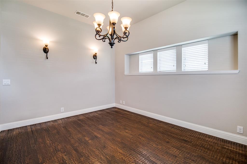 4619 Amesbury Property Photo 4