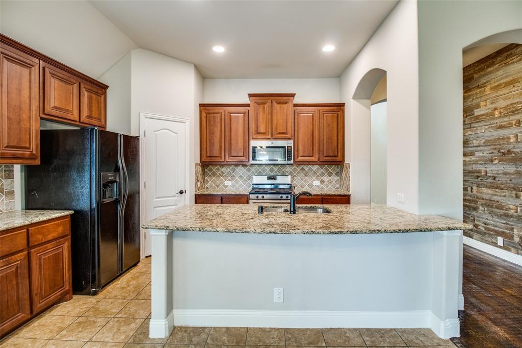 4619 Amesbury Property Photo 7
