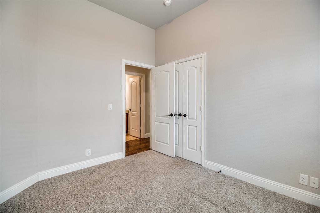4619 Amesbury Property Photo 14