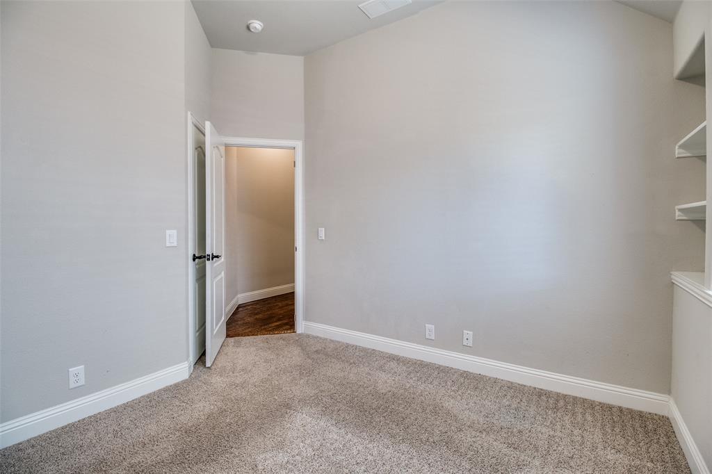 4619 Amesbury Property Photo 17